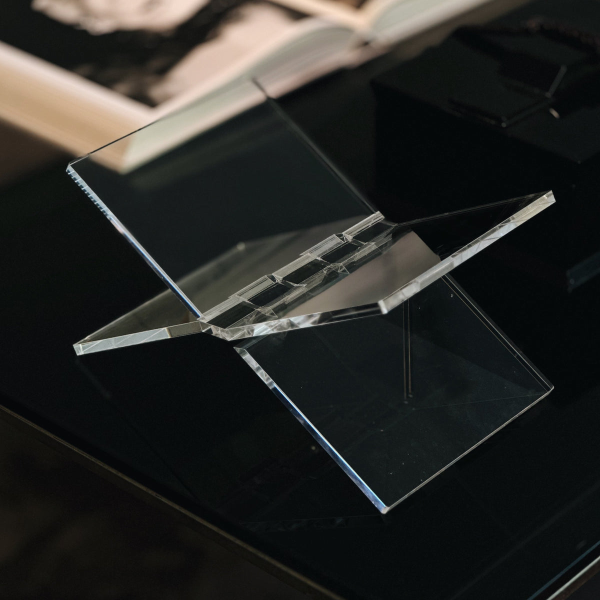 מעמד לספר פתוח