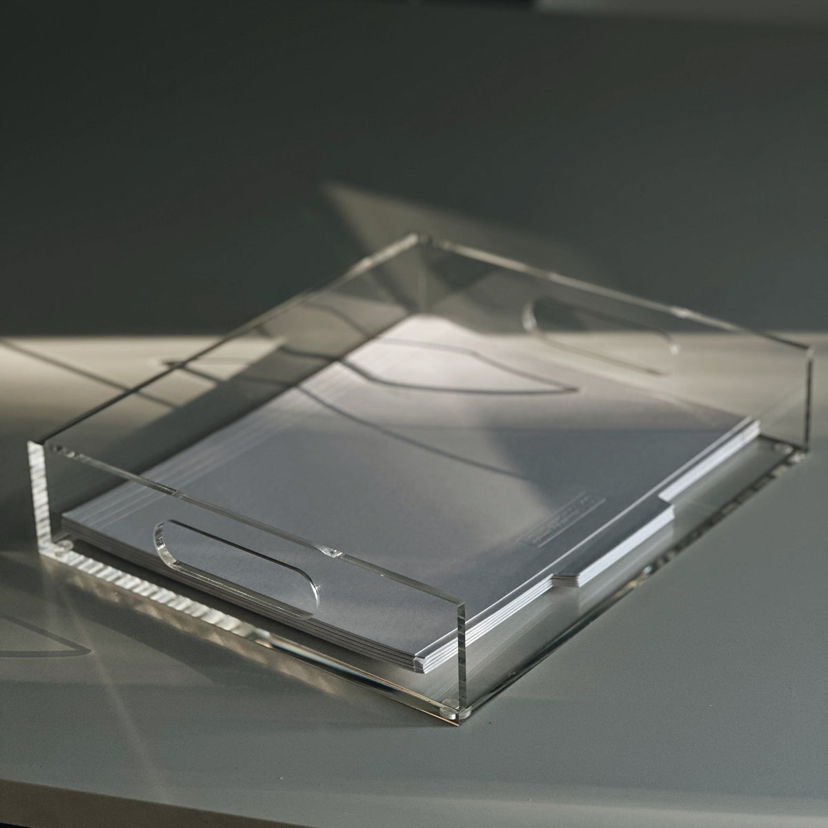 מגש אקרילי לשולחן העבודה